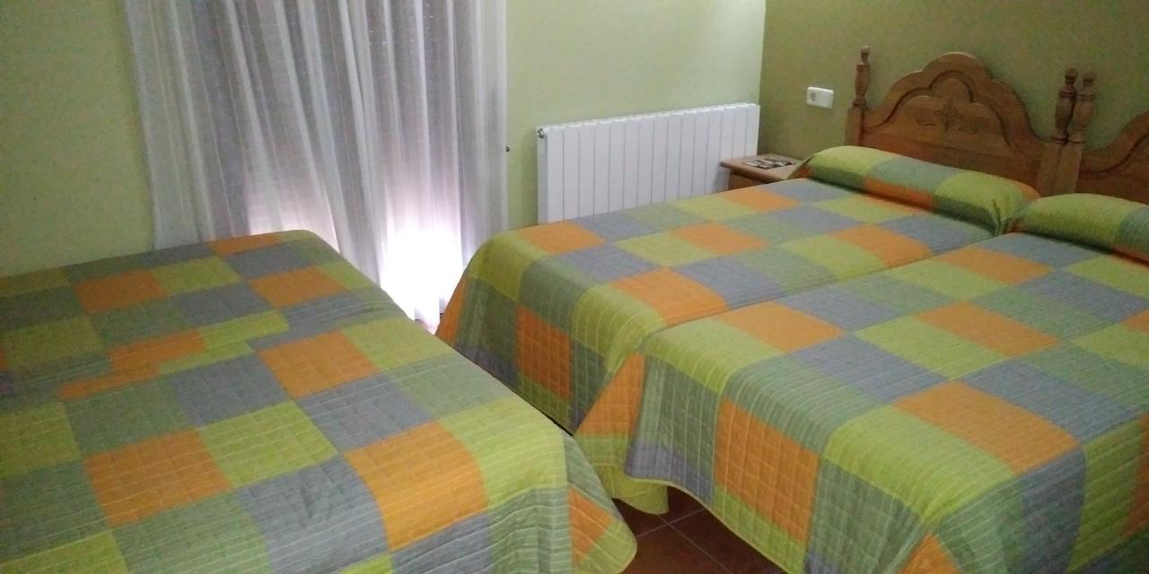 Hostal La Vega Peralejos Екстер'єр фото