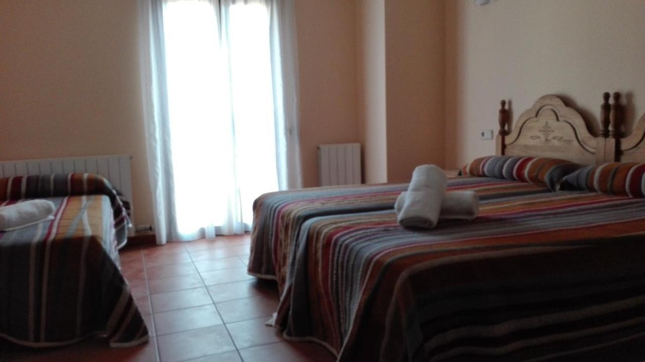 Hostal La Vega Peralejos Екстер'єр фото